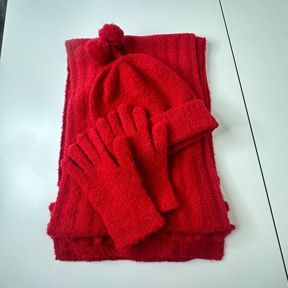 NWOT Moda Intl Cute Red Ribbed Winter Hat Scarf and Gloves Set Pom Poms OS - Picture 8 of 12